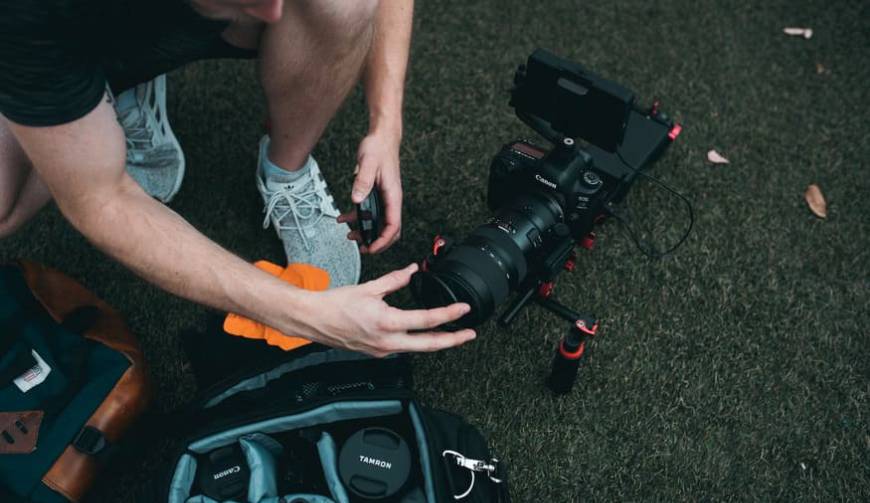 色彩心理学×动态美学，东河区产品视频拍摄公司唤醒感官冲击力